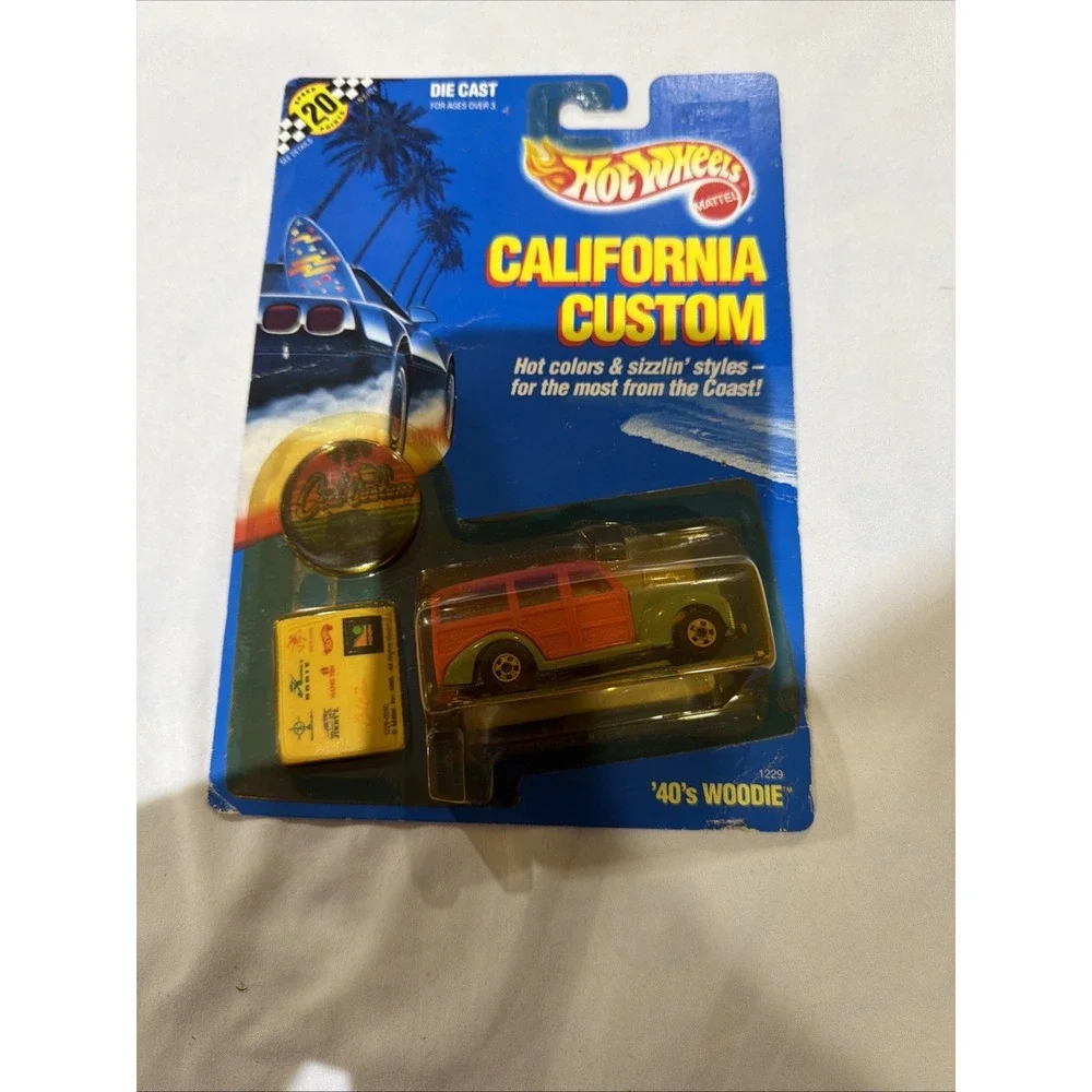 2 Hot Wheels California Custom Beach Patrol Truck Green‎ 1989& 40's Woodie. New